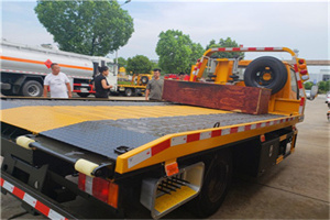 达州附近拖车电话号码服务